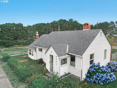 6984 Nw Finisterre Ave, Yachats, OR, 97498 | Card Image