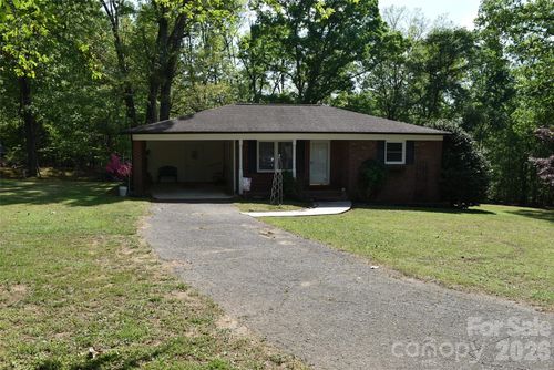217 Redwood Lane, Lincolnton, NC, 28092 | Card Image