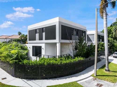 3300-3300 Sw 27th Ter, Miami, FL, 33133-2820 | Card Image