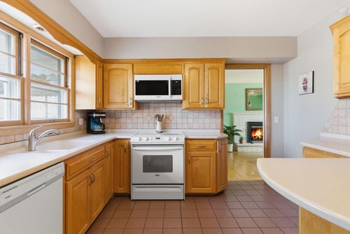 2515 Florida Ave N, Golden Valley, MN, 55427-3622 | Card Image