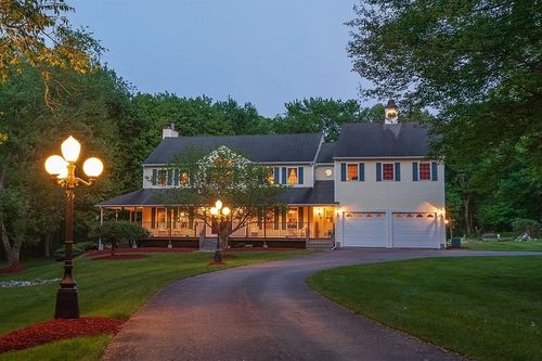 31 Swing Dr, Berkley, MA, 02779-1912 | Card Image