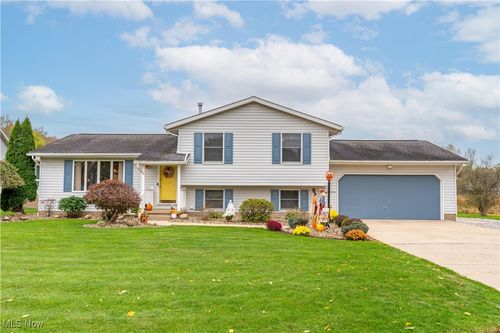 1702 Gulf St Nw, Uniontown, OH, 44685-8272 | Card Image