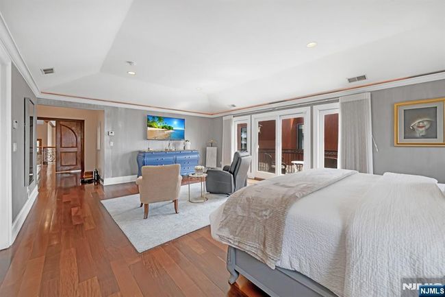 10 Fox Ter, House other with 6 bedrooms, 8 bathrooms and null parking in Cliffside Park NJ | Image 22