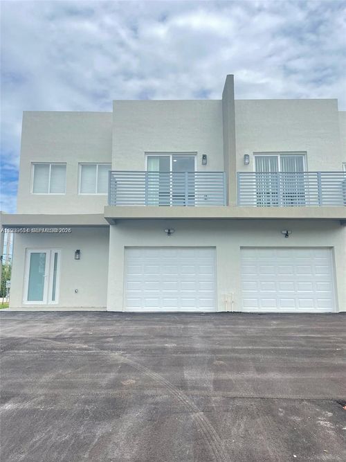 b-116 Nw 10th St, Hallandale Beach, FL, 33009-2331 | Card Image