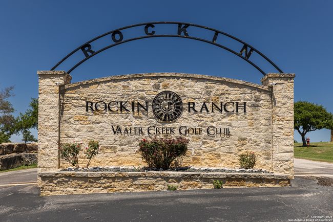 200 S Calvin Barrett, House other with 3 bedrooms, 2 bathrooms and null parking in Blanco TX | Image 21