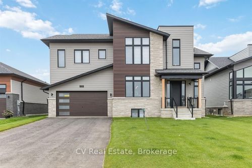 125 Stoneleigh Dr, Blue Mountains, ON, L9Y4X5 | Card Image