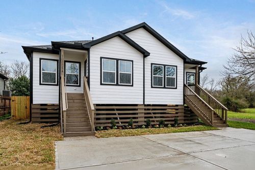 b-4902 Rue Street, Houston, TX, 77033 | Card Image