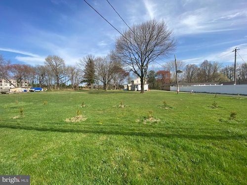 127 Us Highway 130, Bordentown, NJ, 08505-2217 | Card Image
