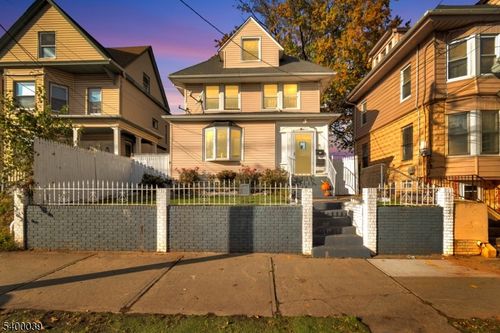 111 Murray St, ELIZABETH, NJ, 07202-2003 | Card Image