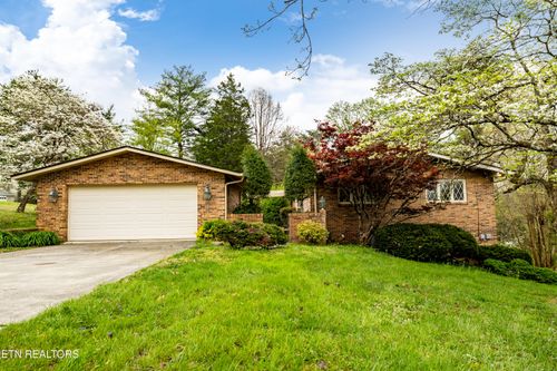 7432 Glastonbury Rd, Knoxville, TN, 37931-1843 | Card Image
