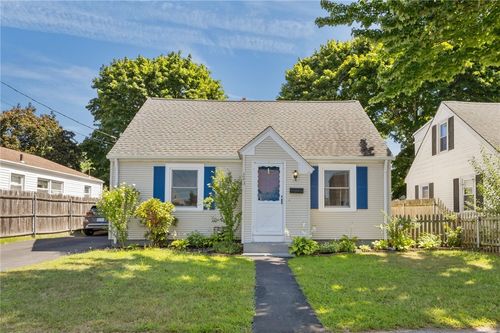 243 Rice St, Pawtucket, RI, 02861-1568 | Card Image