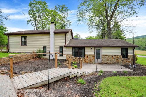 10972 W Old Nashville Rd, Columbus, IN, 47201-9286 | Card Image