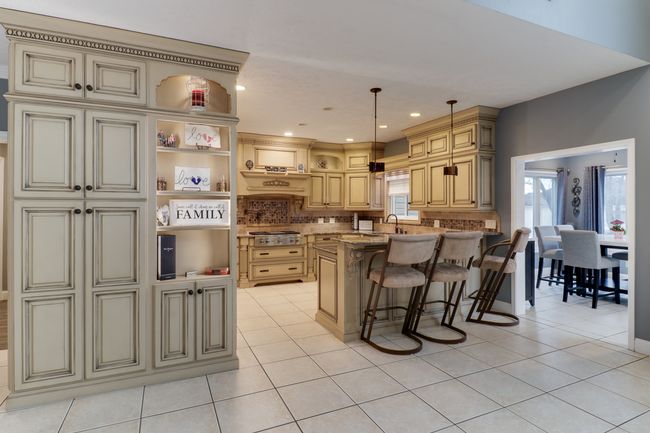 104 S Spencer St, House other with 4 bedrooms, 5 bathrooms and 4 parking in Lexington IL | Image 8