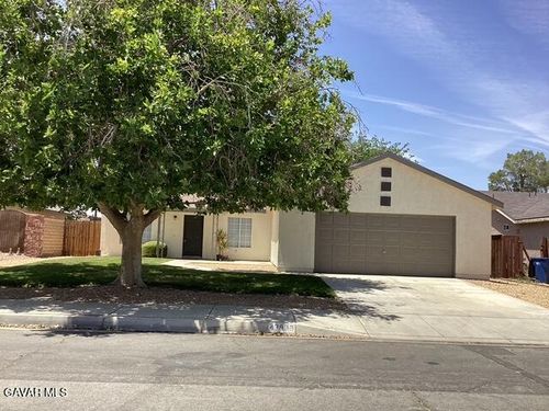 43833 Serenity Court, Lancaster, CA, 93535 | Card Image