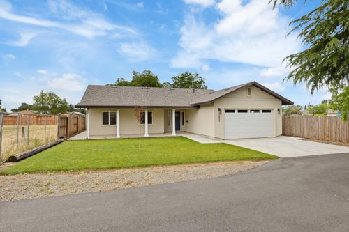 5946 Grove Ave, Marysville, CA, 95901-6817 | Card Image