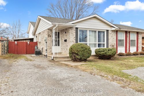 20 Canterbury Dr, Saint Catharines, ON, L2P3M7 | Card Image