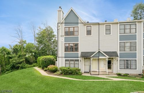 47 Burlington Ct, Hamburg, NJ, 07419-1320 | Card Image