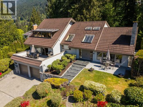 8570 Ansell Place, West Vancouver, BC, V7W2W3 | Card Image