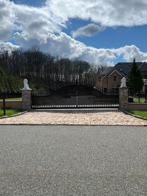 19 Violet Trl, Lafayette, NJ, 07848-2203 | Card Image