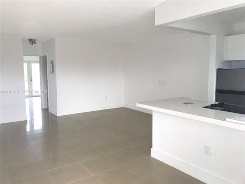 208-2185 Ne 123rd St, North Miami, FL, 33181-2948 | Card Image