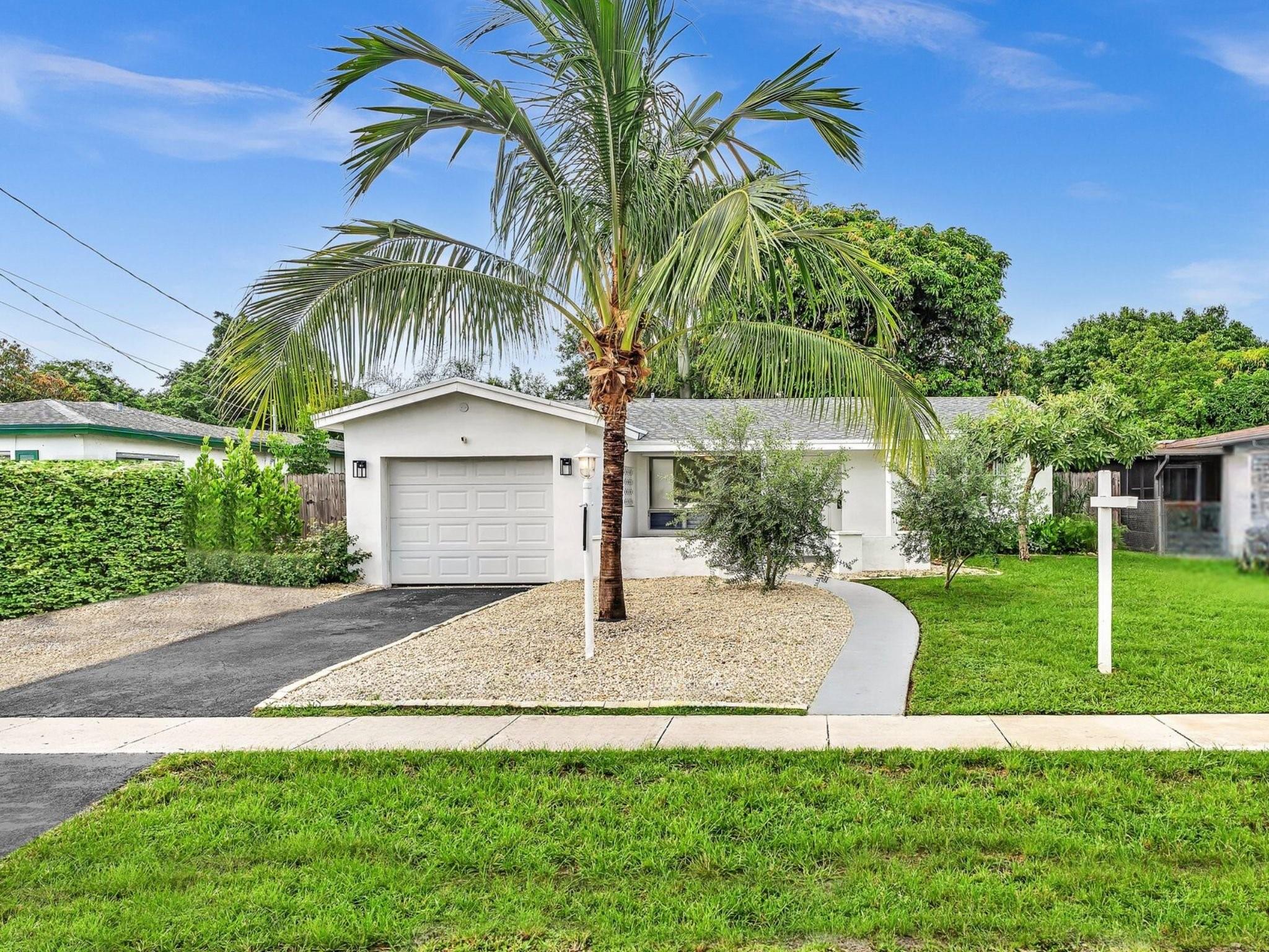 33rd Ave, Lauderdale Lakes, FL 33309