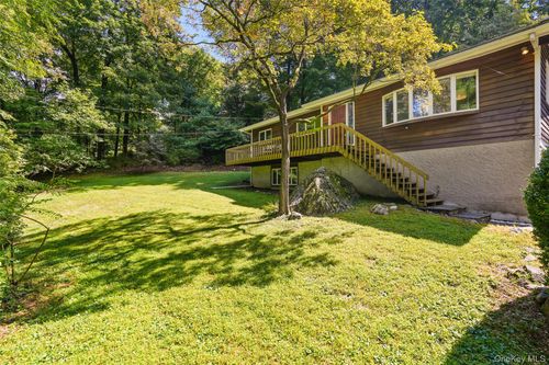 40 Lakeview Pass, Katonah, NY, 10536-2601 | Card Image