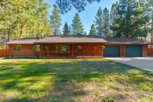 19425 River Woods Dr, Bend, OR, 97702-7976 | Card Image