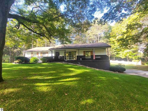 6753 Roanoak Rd, Oscoda, MI, 48750-8713 | Card Image