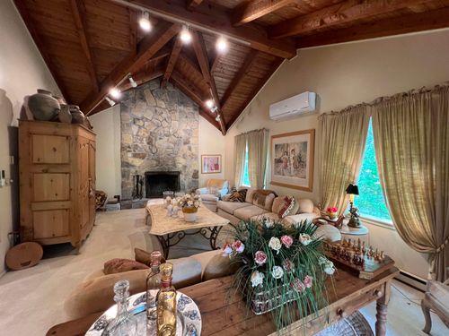2 Blackberry Ln, West Dover, VT, 05356-9723 | Card Image
