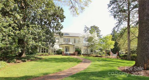 1137 Queens Rd W, Charlotte, NC, 28207-1855 | Card Image
