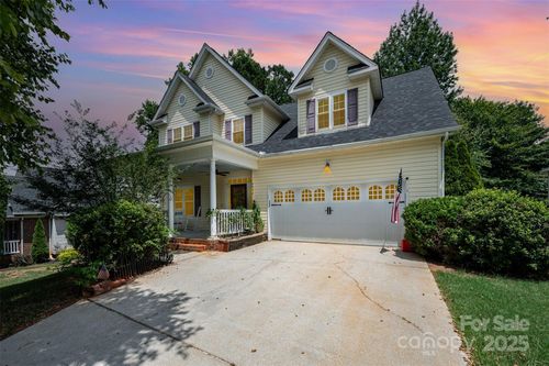 4042 River Falls Dr, Lowell, NC, 28098-1272 | Card Image