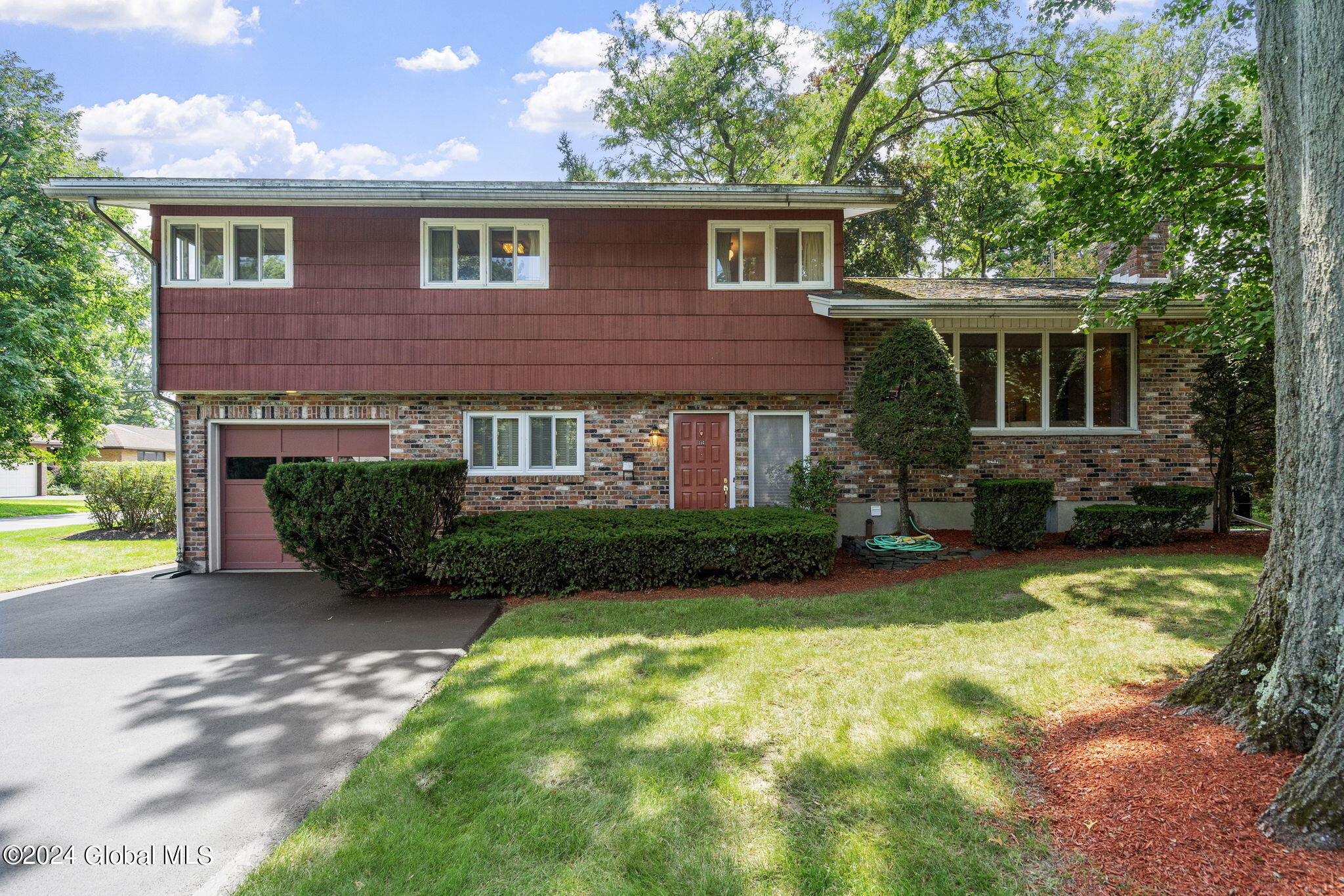 Greenway , Albany, NY 12208
