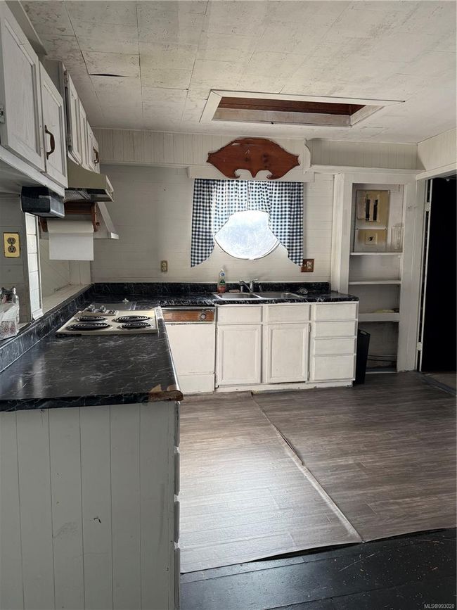 53 Cottonwood Rd, House other with 3 bedrooms, 1 bathrooms and 3 parking in Alert Bay BC | Image 8