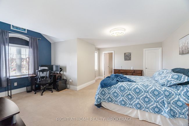 105 Royal Dr West, House other with 6 bedrooms, 5 bathrooms and 4 parking in Brampton ON | Image 24