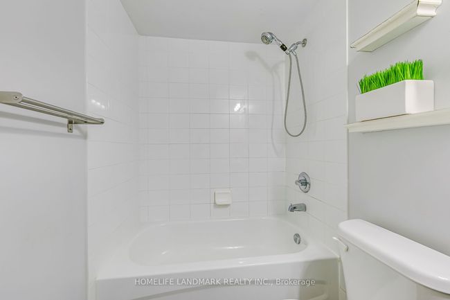 121 - 2891 Rio Crt, Condo with 2 bedrooms, 2 bathrooms and 1 parking in Mississauga ON | Image 21