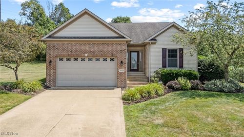 4428 Trail Head Cir Nw, Massillon, OH, 44647-1282 | Card Image