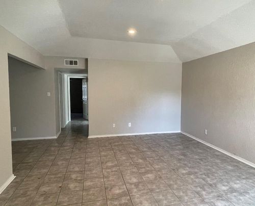 6717 Loma Vista Dr, Fort Worth, TX, 76133-5717 | Card Image