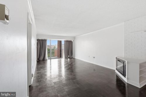 916-1300 Army Navy Dr, ARLINGTON, VA, 22202-2013 | Card Image