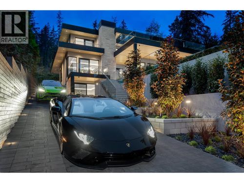 449 Hillcrest St, West Vancouver, BC, V7V2L8 | Card Image