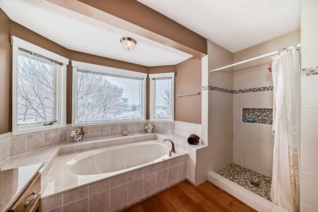 240 Deer River Place Se, Home with 4 bedrooms, 3 bathrooms and 4 parking in Calgary AB | Image 28