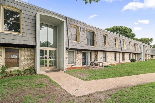 APT-5 - 814 9 Th Ave S, Condo with 2 bedrooms, 1 bathrooms and null parking in Hopkins MN | Image 26