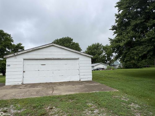 210 S Maple, Cincinnati, IA, 52549-8716 | Card Image