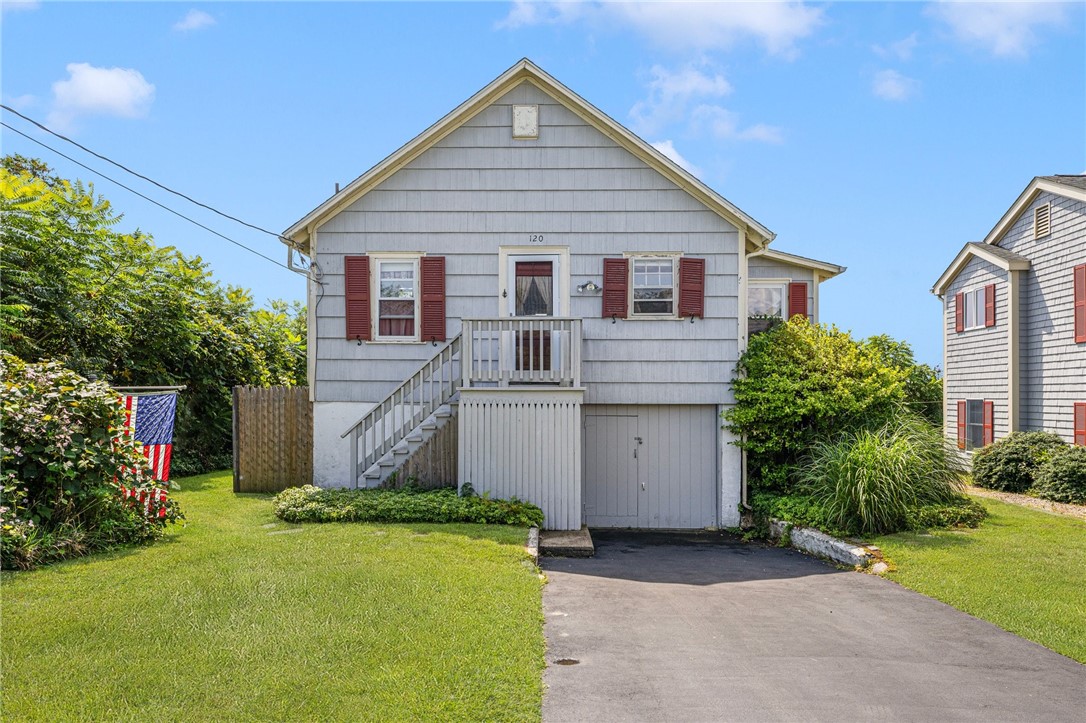 Houston Ave, Narragansett, RI 02882