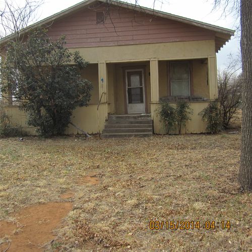 901 Se 4th St, Knox City, TX, 79529-2031 | Card Image