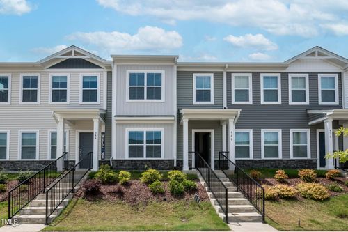 940 Robbie Jackson Ln, Fuquay-Varina, NC, 27526-4518 | Card Image