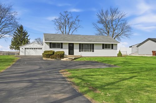 11929 E 3500n Rd, Momence, IL, 60954-3121 | Card Image