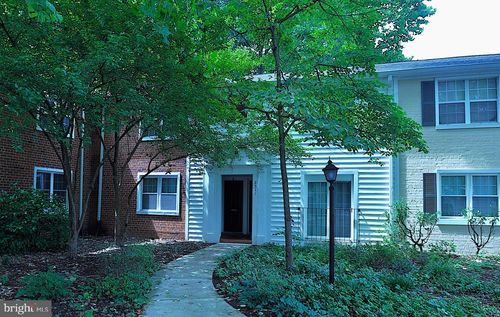 b-2511 S Walter Reed Dr, ARLINGTON, VA, 22206-1200 | Card Image