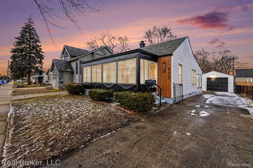 973 E Guthrie Ave, Madison Heights, MI, 48071-4330 | Card Image