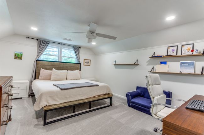 2nd upstairs bedroom. | Image 22