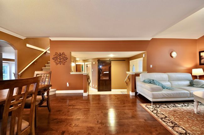 46457 Edgemont Pl, House other with 4 bedrooms, 2 bathrooms and 5 parking in Chilliwack BC | Image 5
